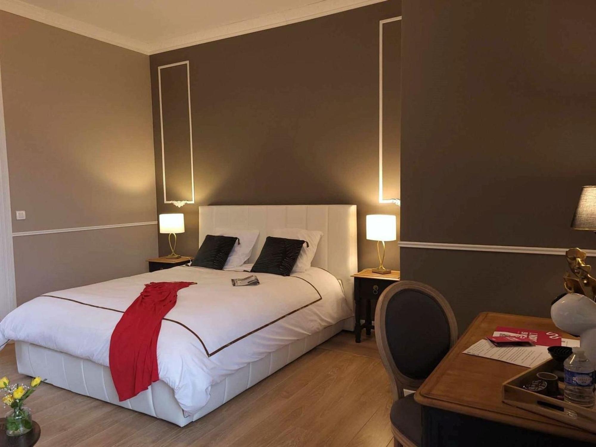 Sejour De Charme Au Chateau Avec Petit-Dejeuner Et Parking - Fr-1-591-705 Cluis Экстерьер фото